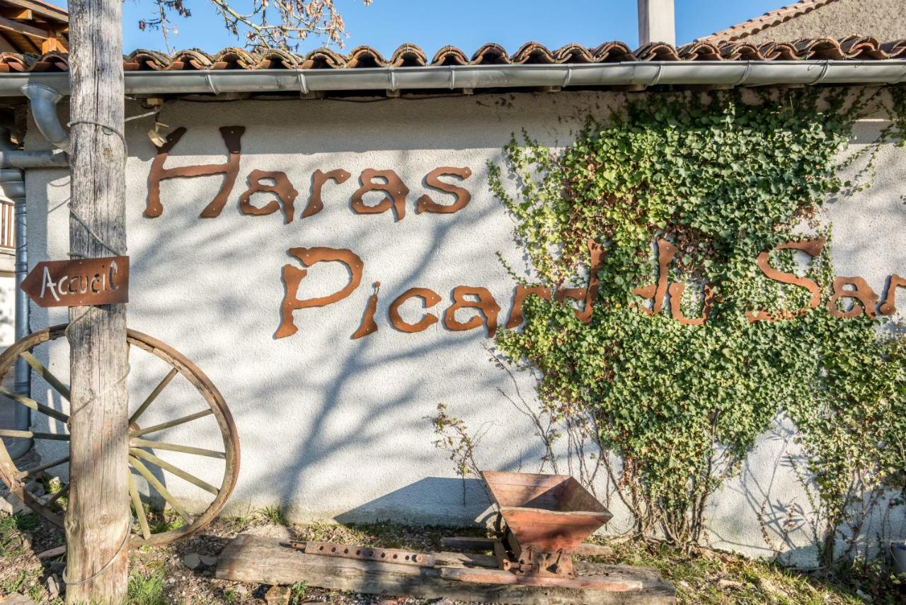 Bed and Breakfast Haras Picard du Sant Lasserre  Exterior foto